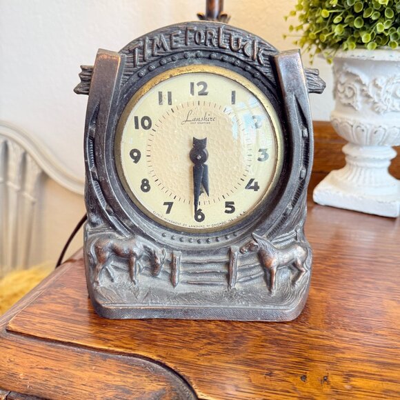 Vintage Lanshire Metal Time for Luck Mantel Clock Circa 1940's Works - Picture 4 of 16